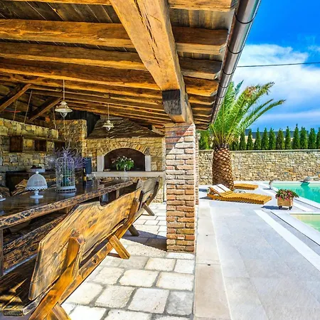 Culina بيت للعطل زادار